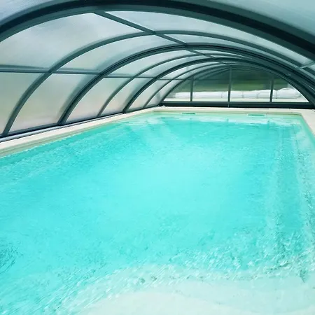 Vue Boisee Piscine Privee, Chauffee Et Couverte Au Chateau D'oleron Villa