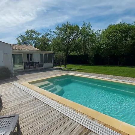 Vue Boisee Piscine Privee, Chauffee Et Couverte Au Chateau D'oleron Grand-Village-Plage