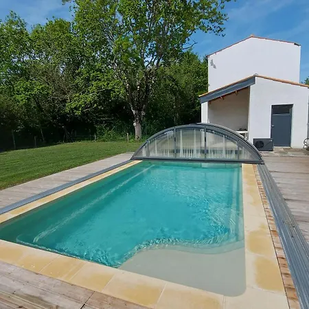 Vue Boisee Piscine Privee, Chauffee Et Couverte Au Chateau D'oleron Villa